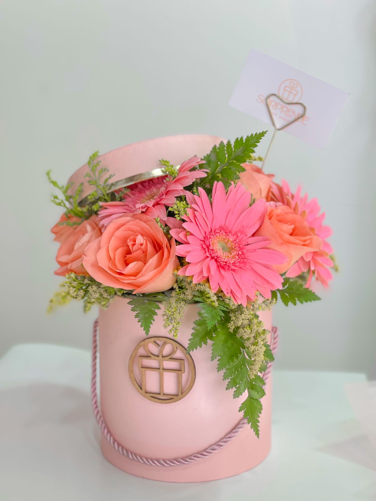 Gerberas + Rosas Bloom Box
