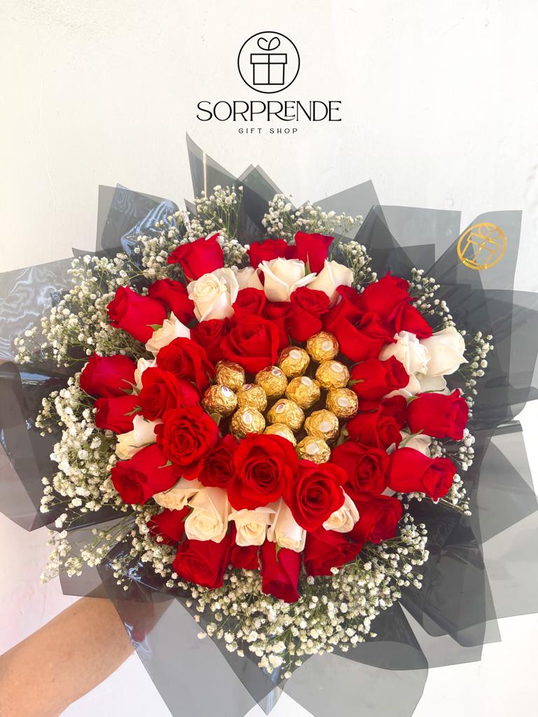 Luxury Bouquet 50 Rosas + Ferrero